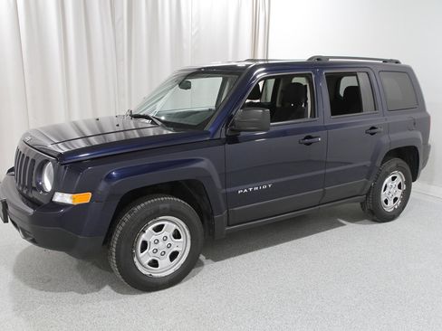 Used 2016 Jeep Patriot Sport w/ Power Value Group image 3