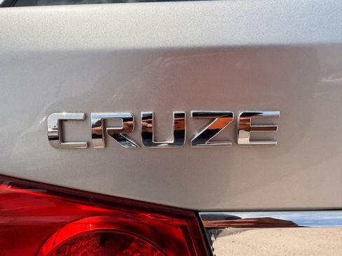 Used 2015 Chevrolet Cruze LT FWD image 34