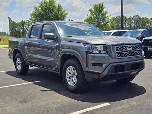 Used 2024 Nissan Frontier SV RWD image 6