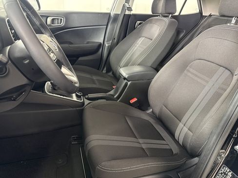 Certified 2023 Hyundai Venue SEL image 13