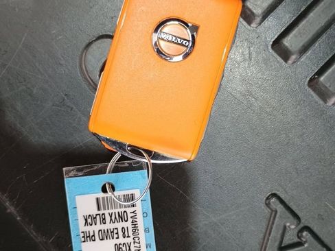 Used 2022 Volvo XC90 T8 Inscription Expression w/ Advanced Package image 27