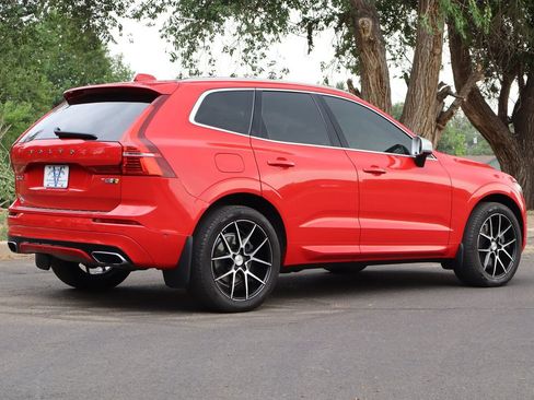Used 2018 Volvo XC60 T8 R-Design w/ Convenience Package AWD/4WD image 5