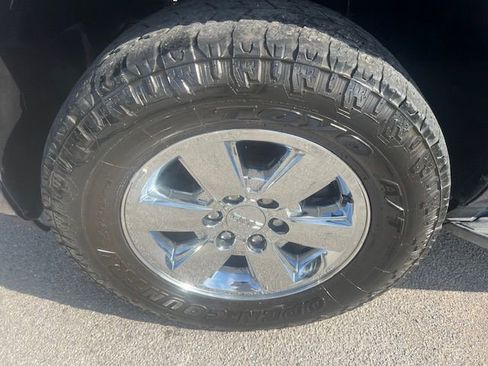 Used 2007 GMC Yukon SLT w/ SLT Preferred Equipment Group image 9