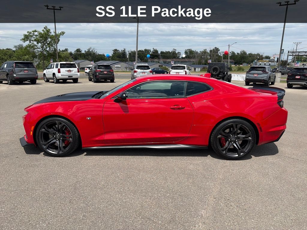 Used 2021 Chevrolet Camaro SS RWD image 2