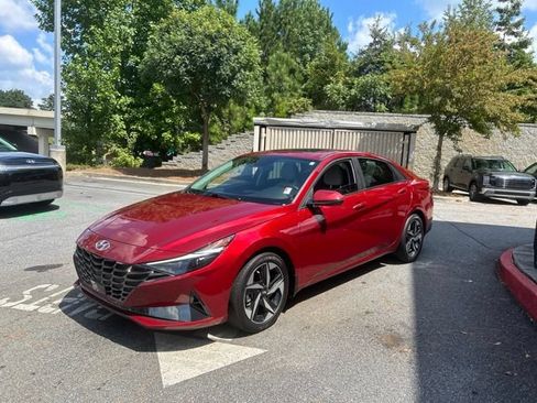 Used 2023 Hyundai Elantra Limited FWD image 3