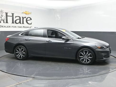 Used 2017 Chevrolet Malibu LT FWD image 1