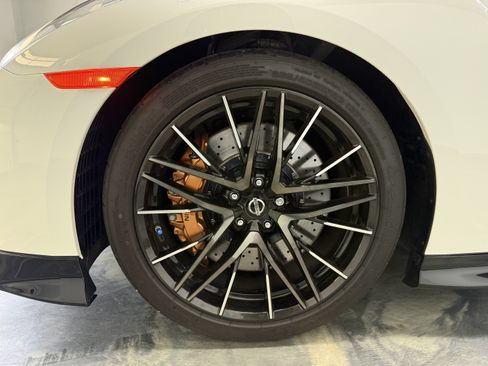 Used 2020 Nissan GT-R Premium AWD/4WD image 42