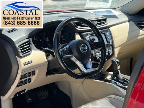 Used 2017 Nissan Rogue SL AWD/4WD image 6