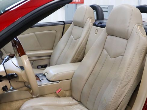 Used 2008 Cadillac XLR RWD image 16