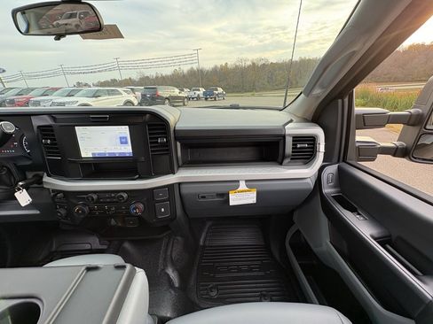 New 2026 Ford F250 XL w/ XL Off-Road Package image 32