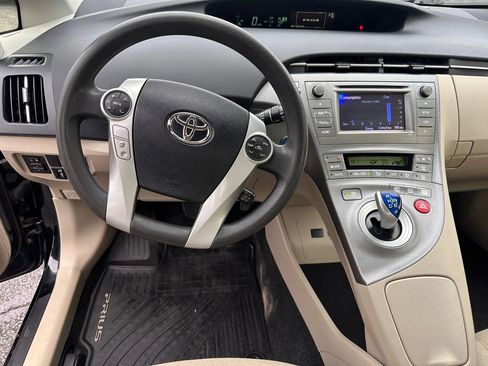 Used 2014 Toyota Prius Two image 14