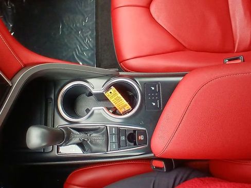 Used 2018 Toyota Camry XSE FWD image 20