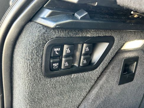 Used 2024 BMW X7 xDrive40i image 49