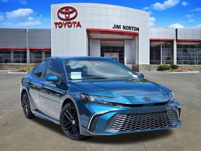 Used 2025 Toyota Camry SE w/ Convenience Package