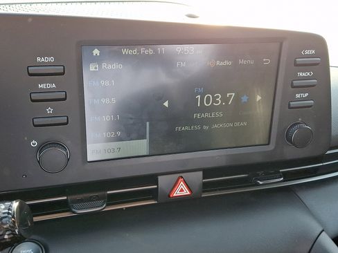 Certified 2025 Hyundai Elantra Sport image 16