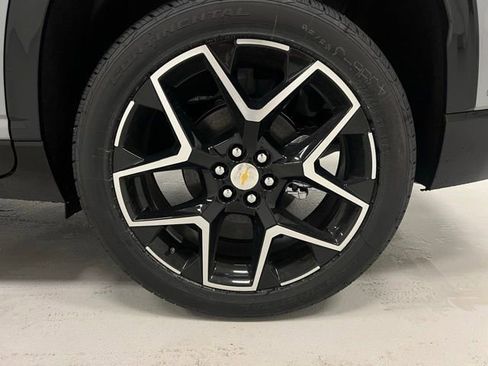 New 2026 Chevrolet Traverse High Country w/ LPO, Floor Liner Package AWD/4WD image 5