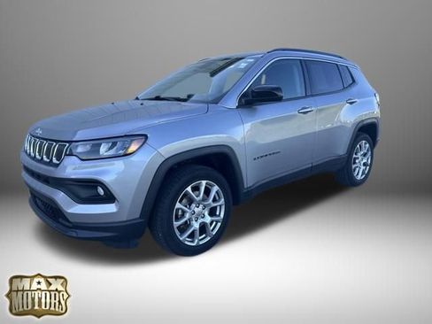 Used 2022 Jeep Compass Latitude AWD/4WD image 3