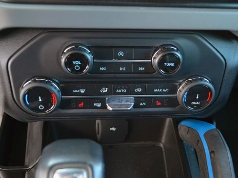 Used 2022 Ford Bronco Black Diamond image 23