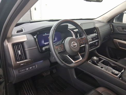 Used 2023 Nissan Pathfinder Platinum image 22