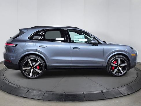 New 2026 Porsche Cayenne S AWD/4WD image 8
