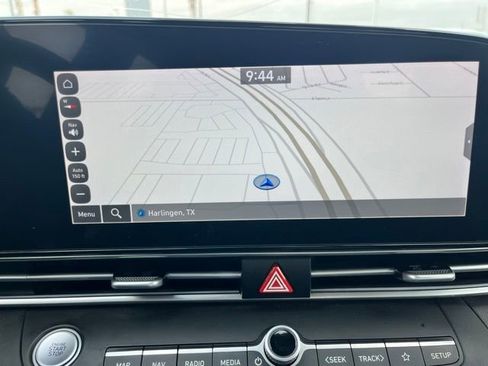 Used 2025 Hyundai Elantra SEL FWD image 15