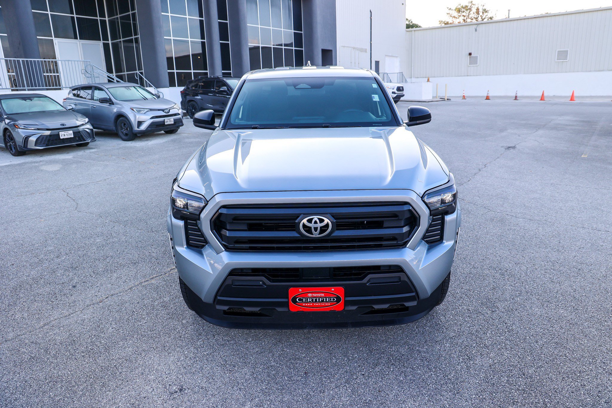 Certified 2025 Toyota Tacoma SR AWD/4WD image 4