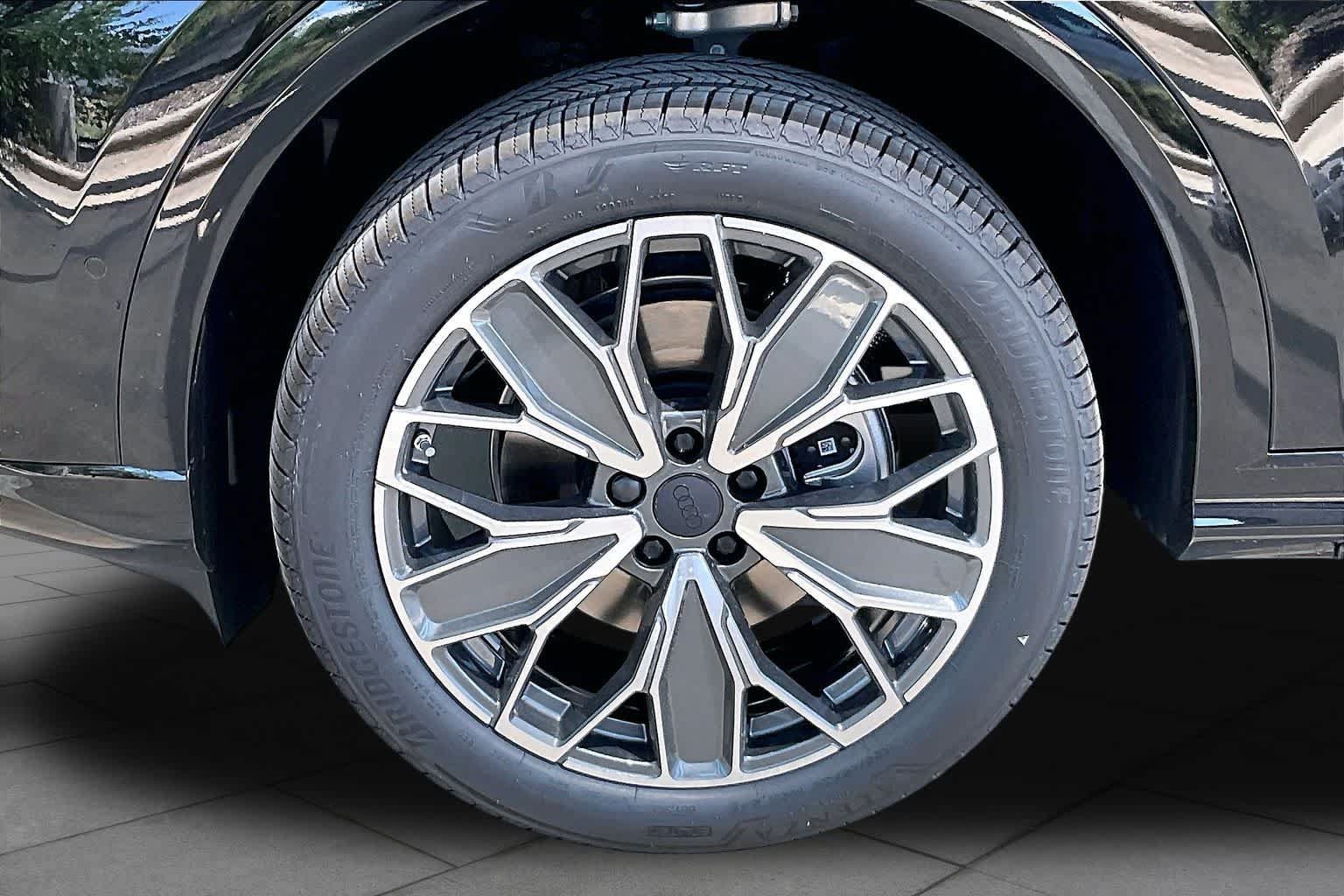 New 2026 Audi Q5 Premium Plus w/ Premium Plus AWD/4WD image 11