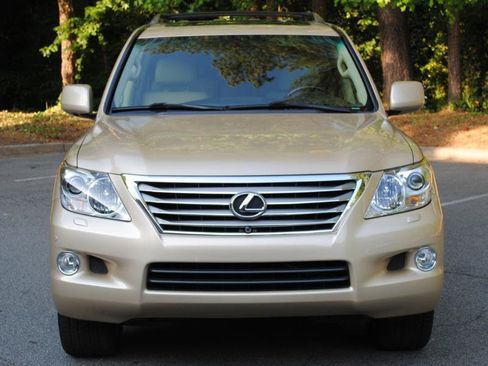 Used 2011 Lexus LX 570 4WD w/ Luxury Pkg image 3