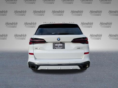 Used 2024 BMW X5 xDrive40i w/ M Sport Package AWD/4WD image 8