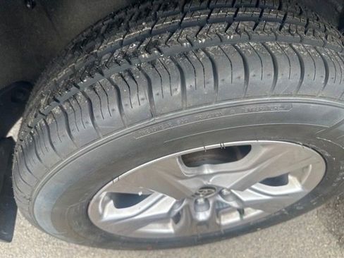 Used 2023 Toyota RAV4 XLE w/ Convenience Package AWD/4WD image 17