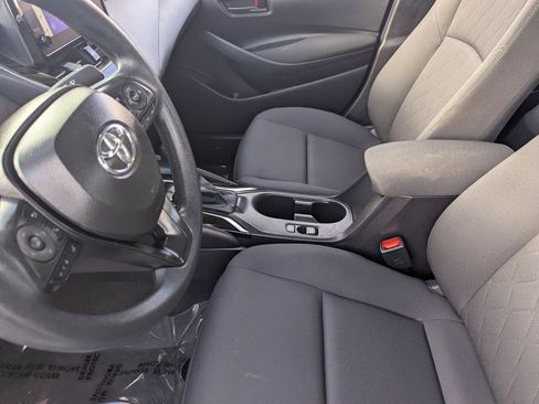 Used 2025 Toyota Corolla LE image 19