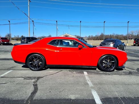 Used 2022 Dodge Challenger GT w/ Blacktop Package image 8