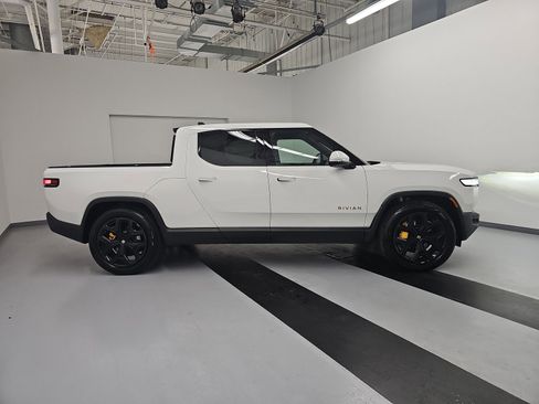 Used 2024 Rivian R1T Adventure AWD/4WD image 6