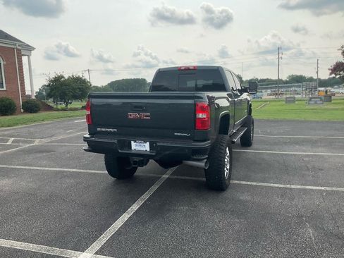 Used 2017 GMC Sierra 2500 Denali w/ Duramax Plus Package AWD/4WD image 6