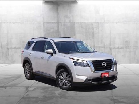 Certified 2025 Nissan Pathfinder SV AWD/4WD image 2