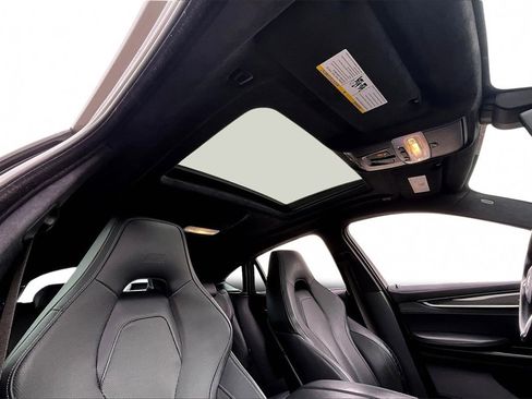 Used 2018 BMW X6 M image 27