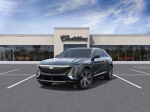 New 2026 Cadillac Lyriq Premium Luxury w/ LPO, Floor Liner Package AWD/4WD image 8