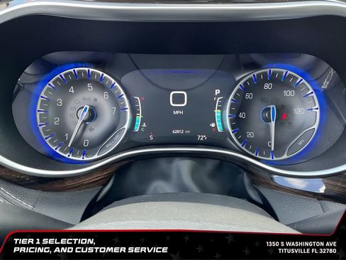 Used 2024 Chrysler Pacifica Limited FWD image 24