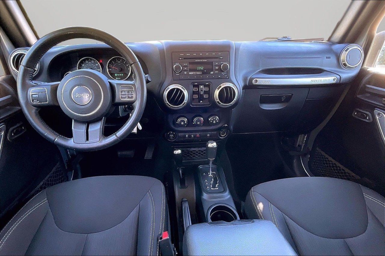 Certified 2018 Jeep Wrangler Unlimited Sahara AWD/4WD image 13