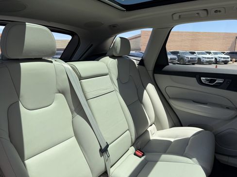 Used 2022 Volvo XC60 B5 Inscription w/ Advanced Package image 42