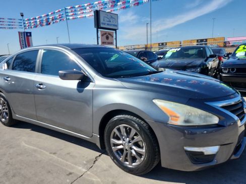Used 2015 Nissan Altima 2.5 S w/ Special Edition Package image 2