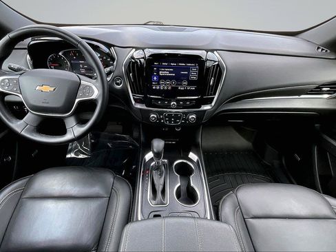 Used 2023 Chevrolet Traverse LT w/ LT Premium Package AWD/4WD image 17