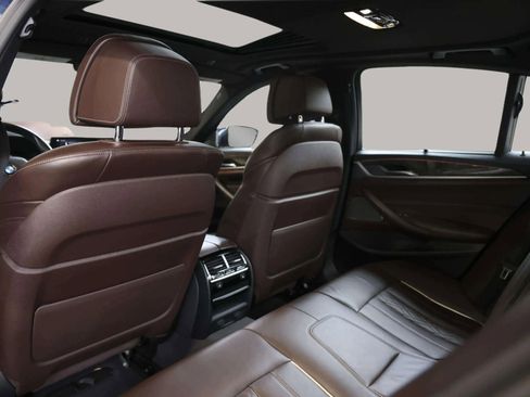 Used 2017 BMW 540i xDrive image 25