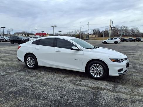 Used 2018 Chevrolet Malibu LS image 9