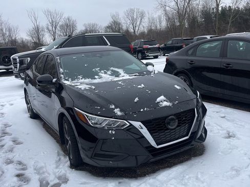 Used 2022 Nissan Sentra SV image 3