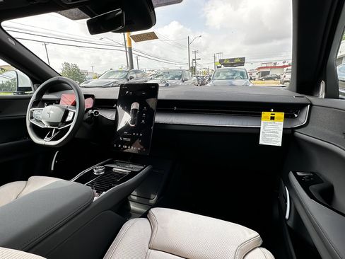 New 2025 Polestar Polestar 3 image 16