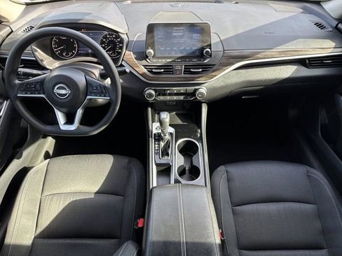 Used 2023 Nissan Altima 2.5 SV FWD image 12