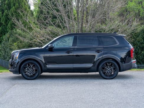 Used 2022 Kia Telluride SX w/ SX Prestige Package AWD/4WD image 3