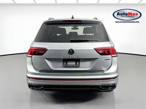 Used 2022 Volkswagen Tiguan SE R-Line image 8