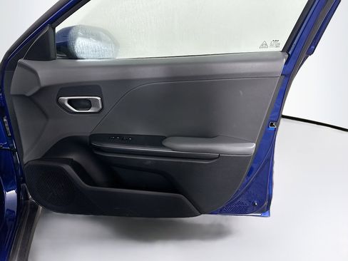 Used 2025 Kia K4 LXS image 30